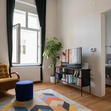 Apartment Ludwig - Films & Movies Collection Загреб Экстерьер фото